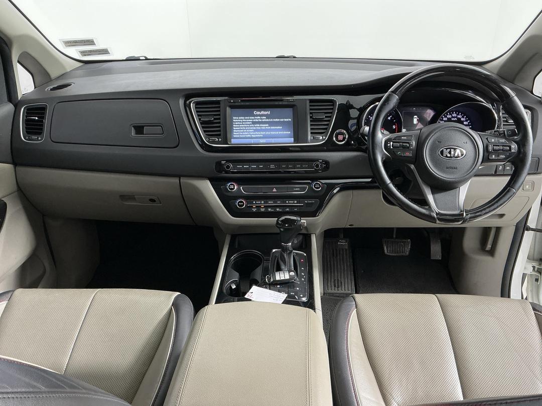 Photo '17' of KIA Carnival