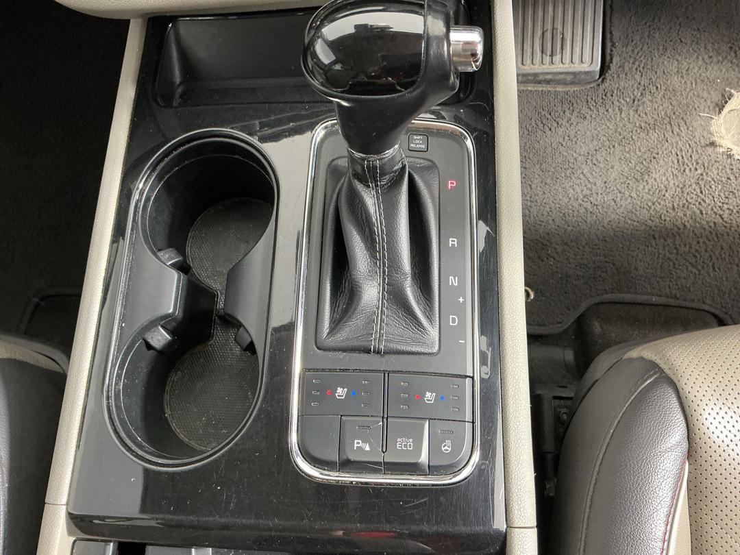 Photo '22' of KIA Carnival