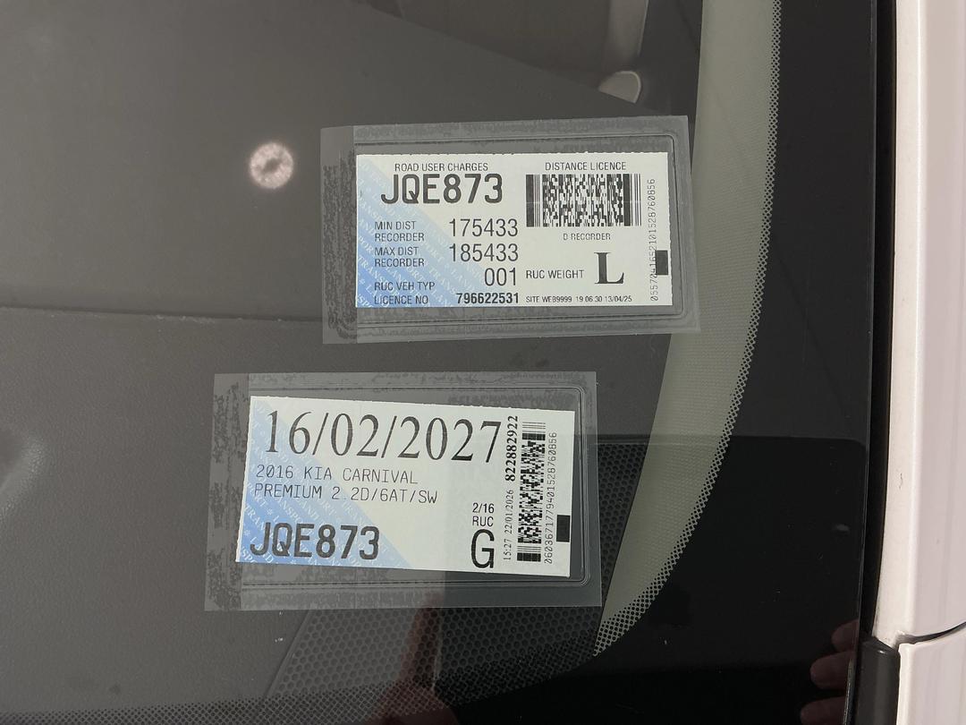 Photo '28' of KIA Carnival