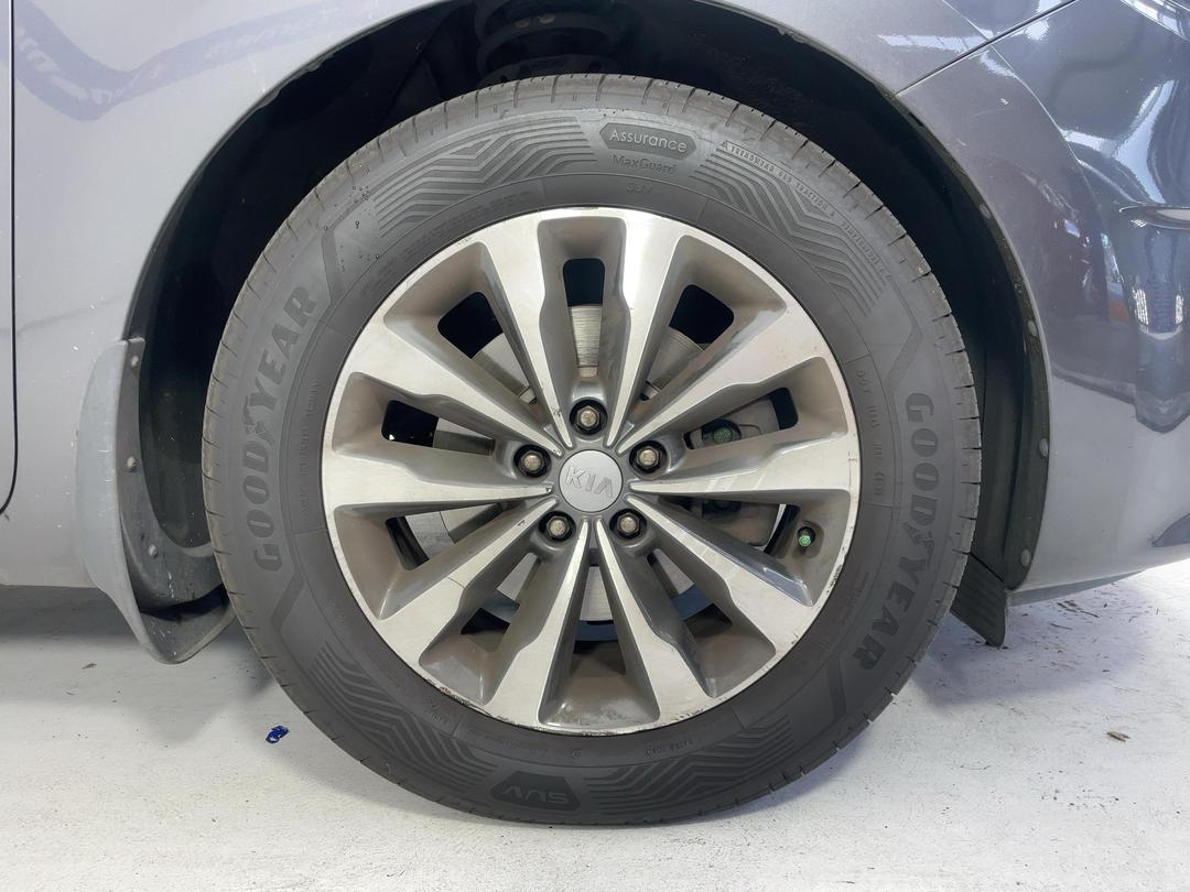 Photo '9' of KIA Carnival
