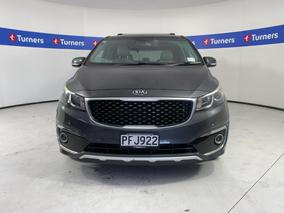 Photo '2' of KIA Carnival