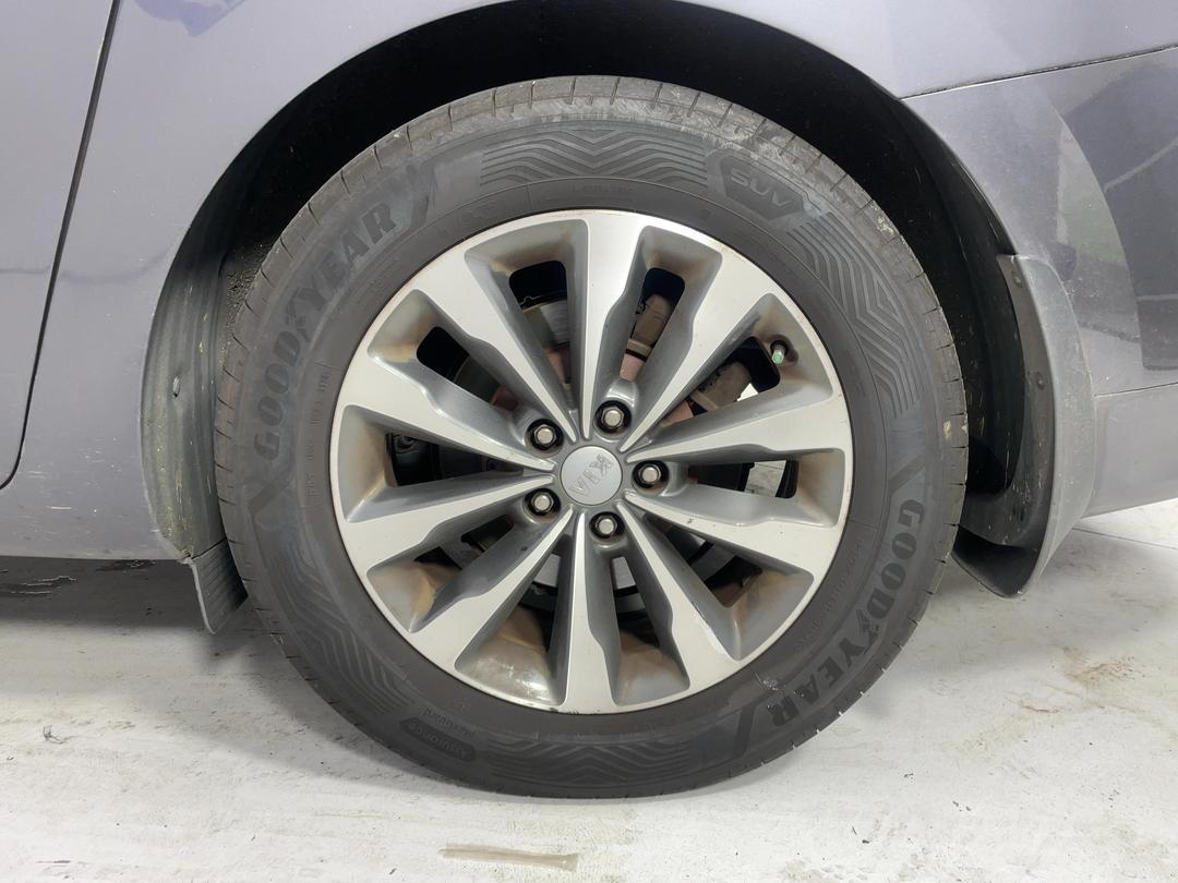 Photo '11' of KIA Carnival