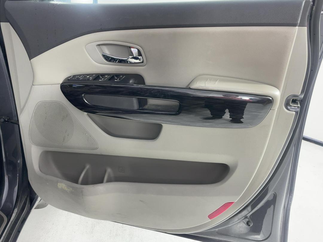 Photo '15' of KIA Carnival