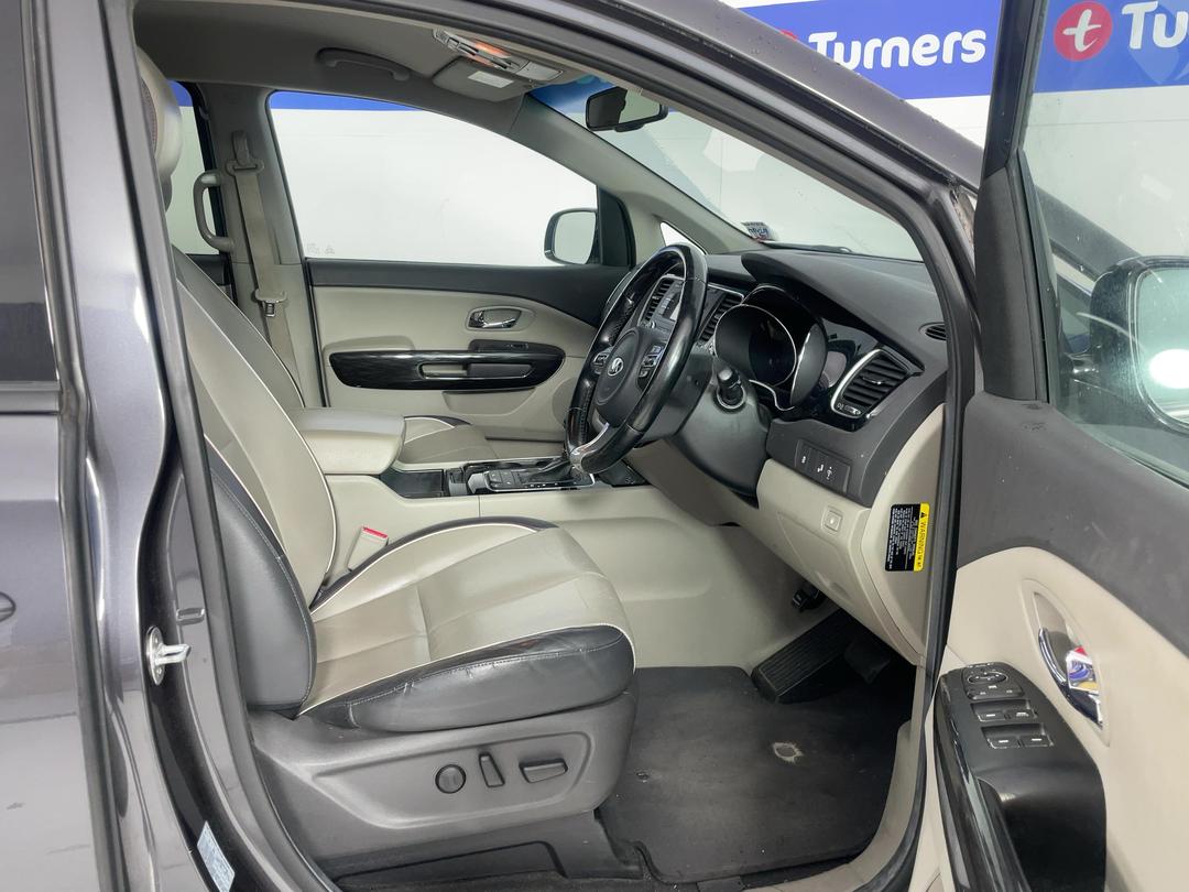Photo '16' of KIA Carnival
