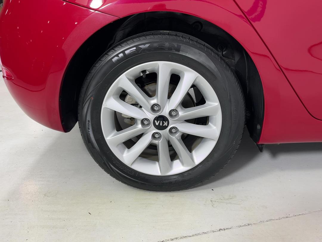 Photo '12' of KIA Cerato
