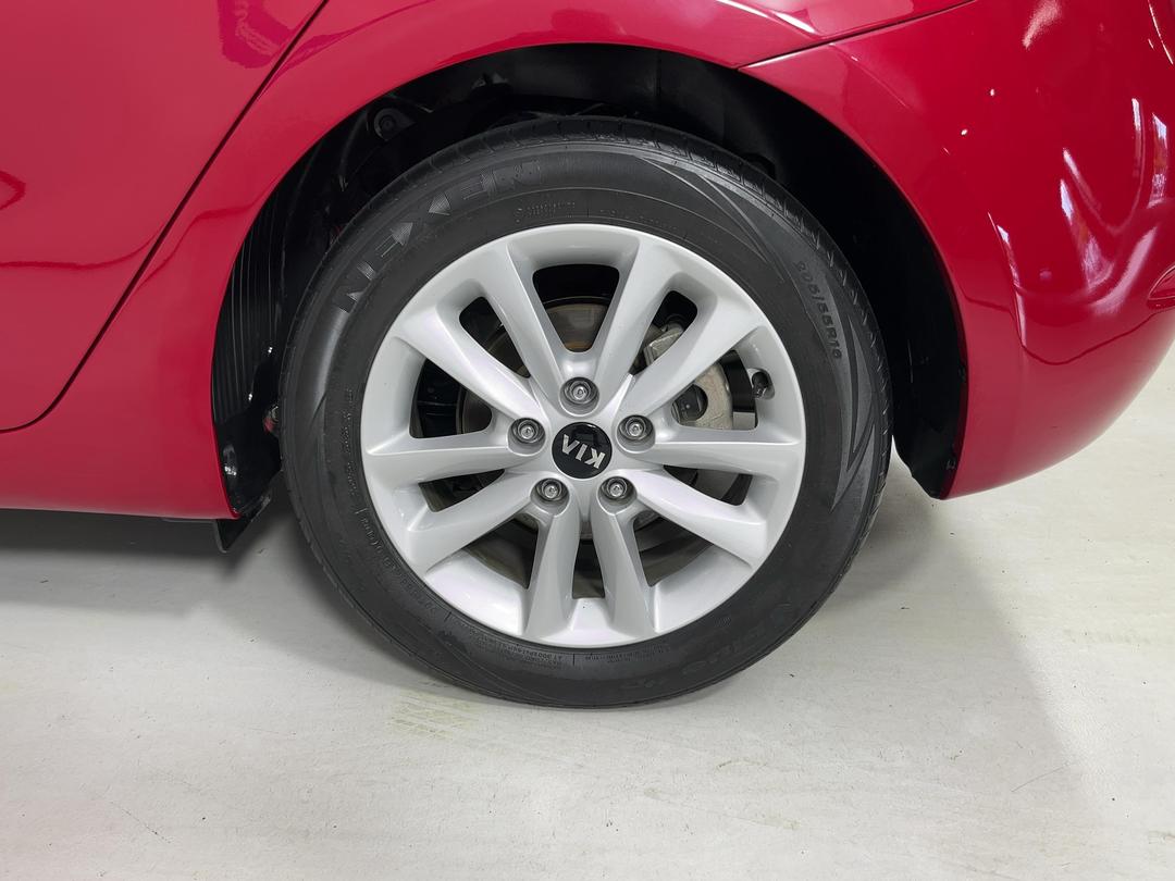 Photo '11' of KIA Cerato