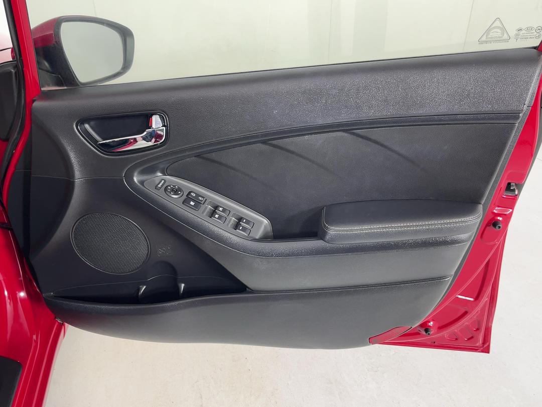Photo '15' of KIA Cerato