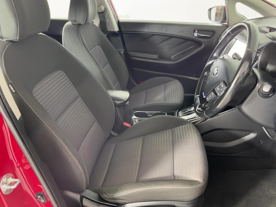 Photo '16' of KIA Cerato
