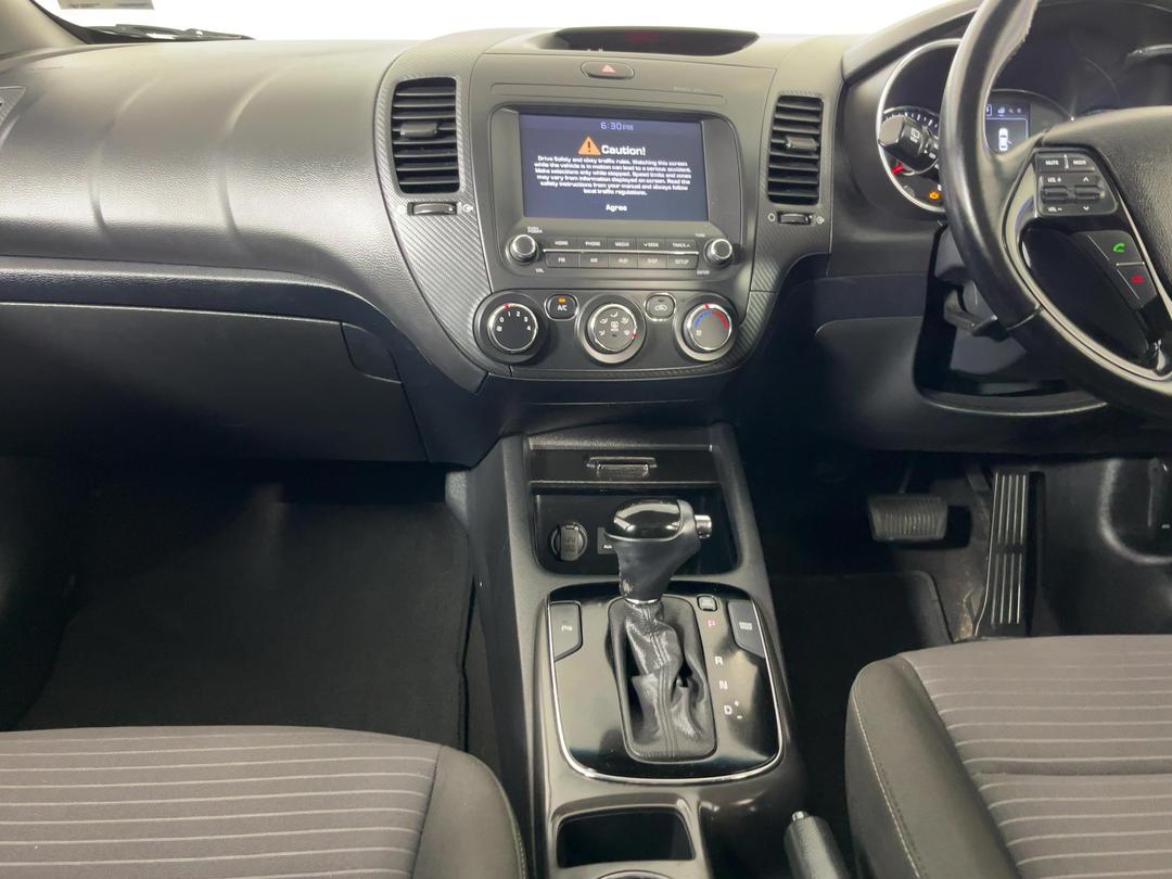 Photo '18' of KIA Cerato