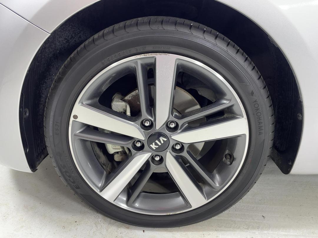 Photo '10' of KIA Cerato