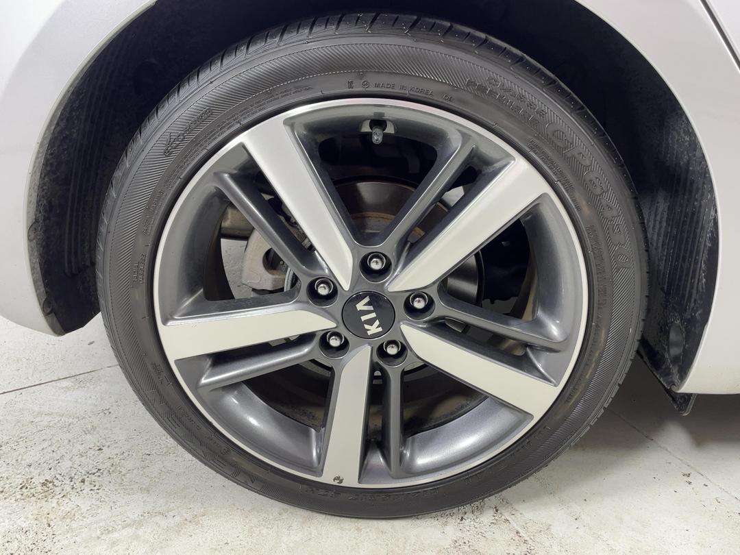 Photo '12' of KIA Cerato