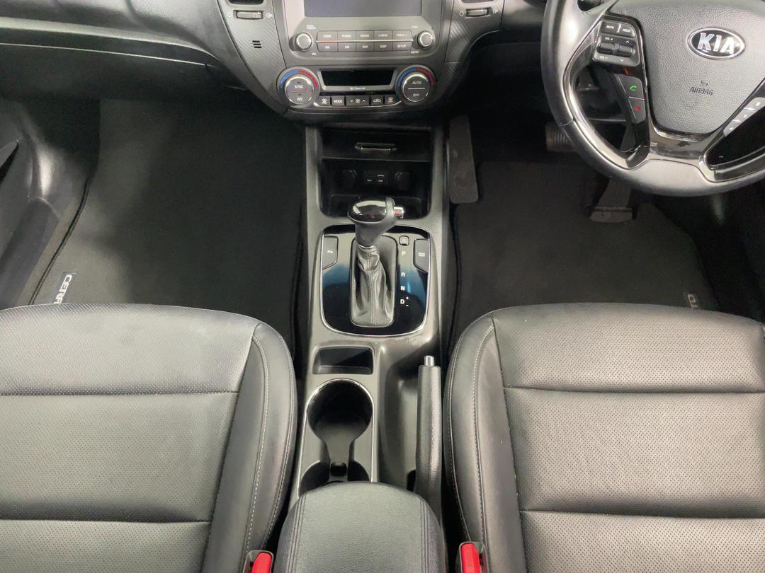 Photo '18' of KIA Cerato