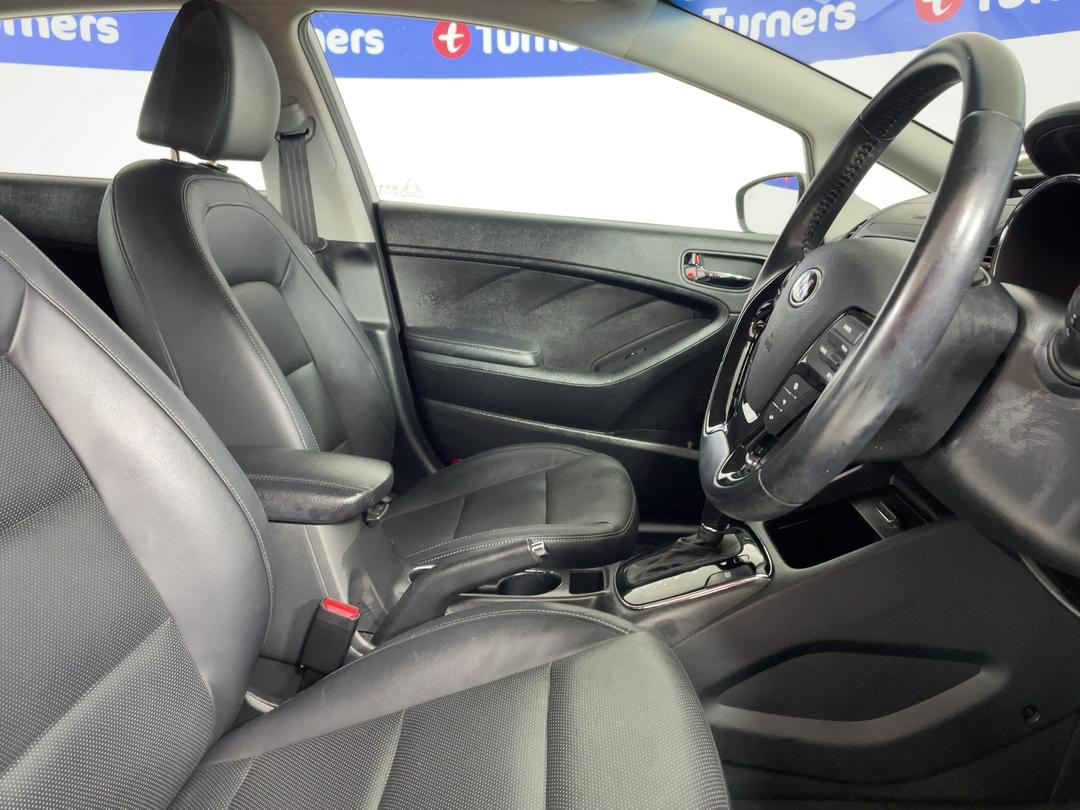 Photo '16' of KIA Cerato