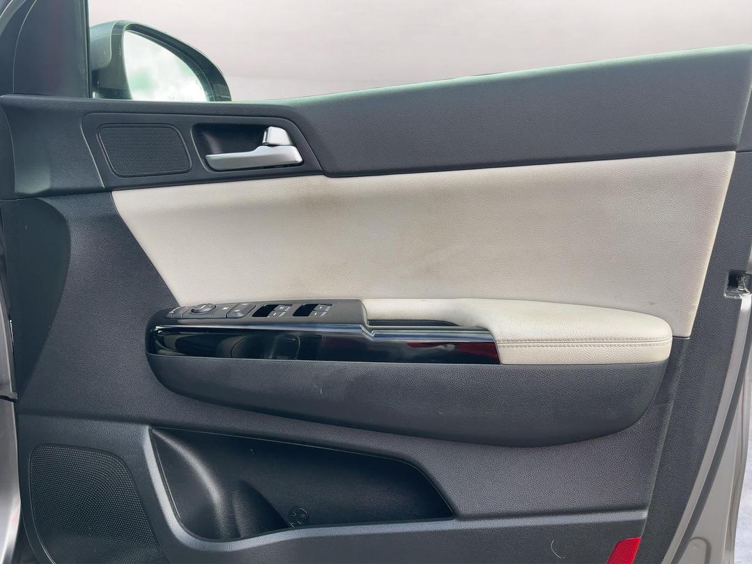 Photo '15' of KIA Sportage