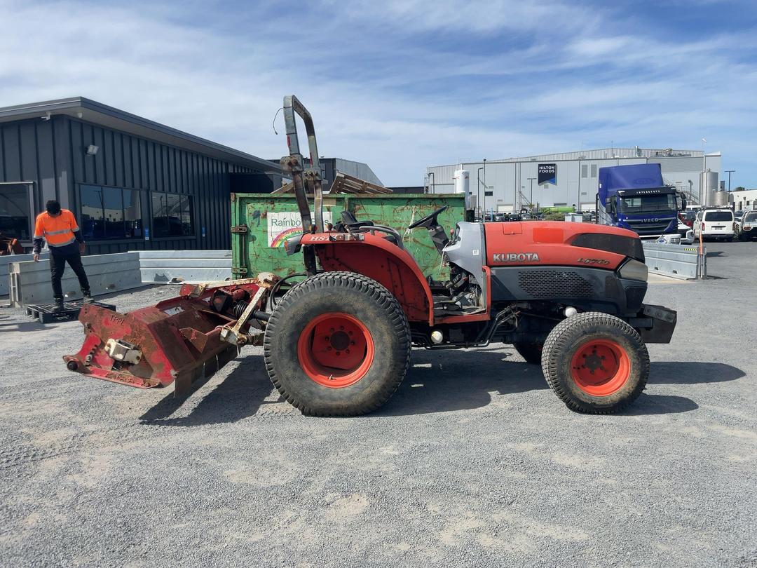 Photo '3' of Kubota L5740 Mower