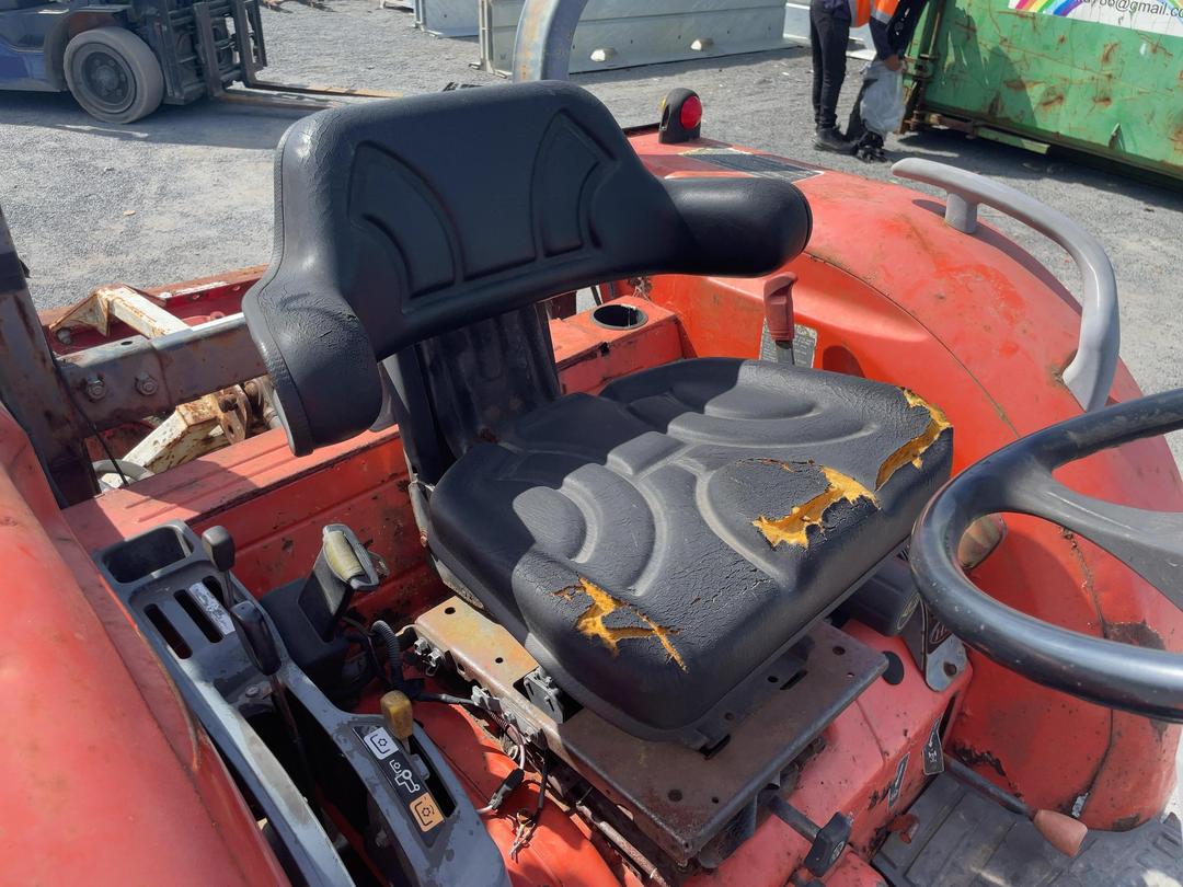 Photo '10' of Kubota L5740 Mower