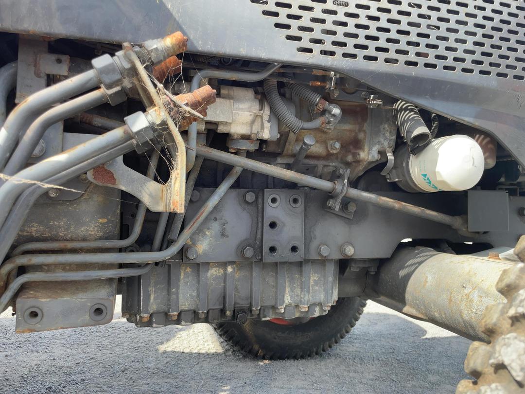 Photo '18' of Kubota L5740 Mower