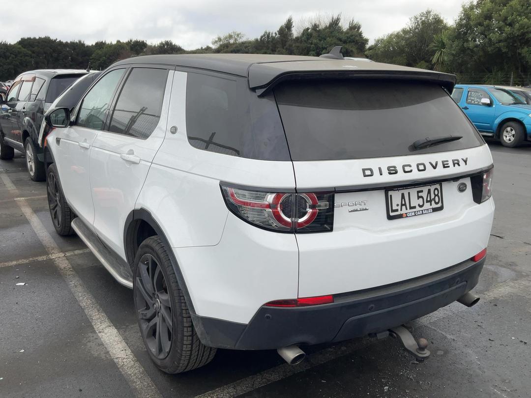 Photo '4' of Land Rover Discovery Photo '4' of Land Rover Discovery
