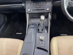 Photo '18' of Lexus IS300H