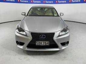 Photo '2' of Lexus IS300H