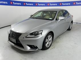 Photo '4' of Lexus IS300H
