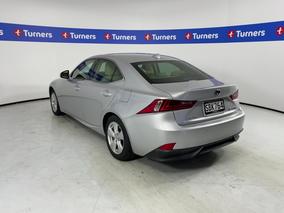 Photo '5' of Lexus IS300H