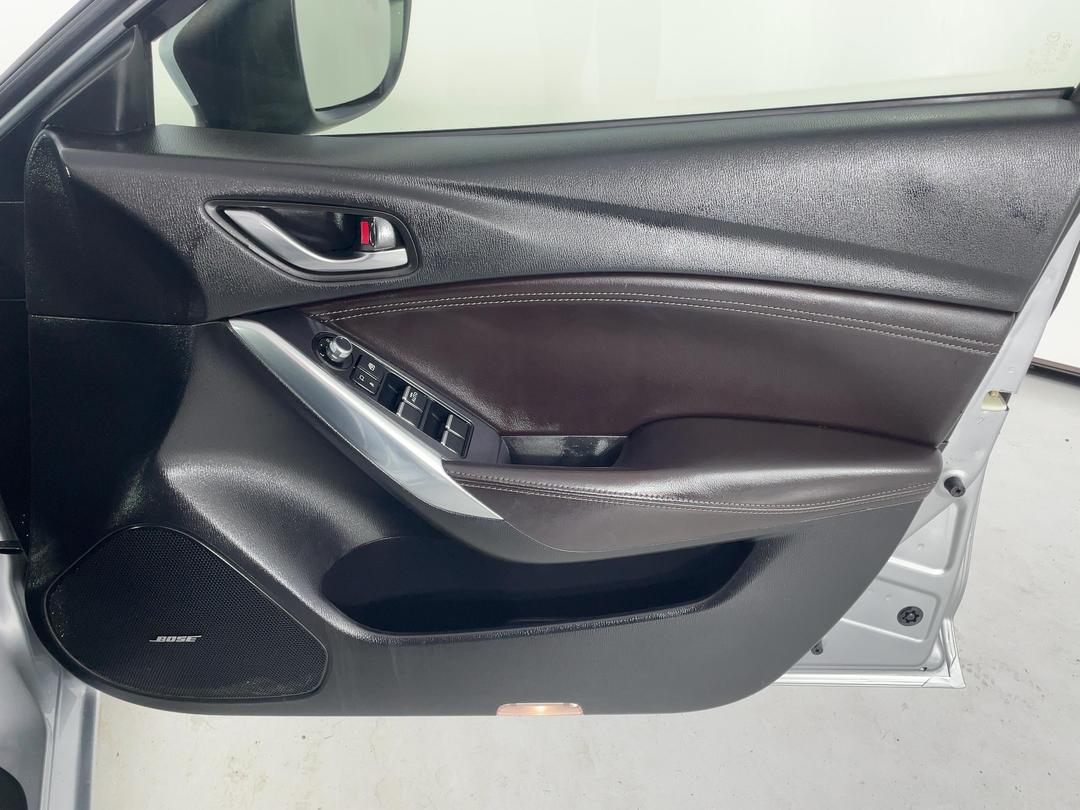 Photo '15' of Mazda Atenza