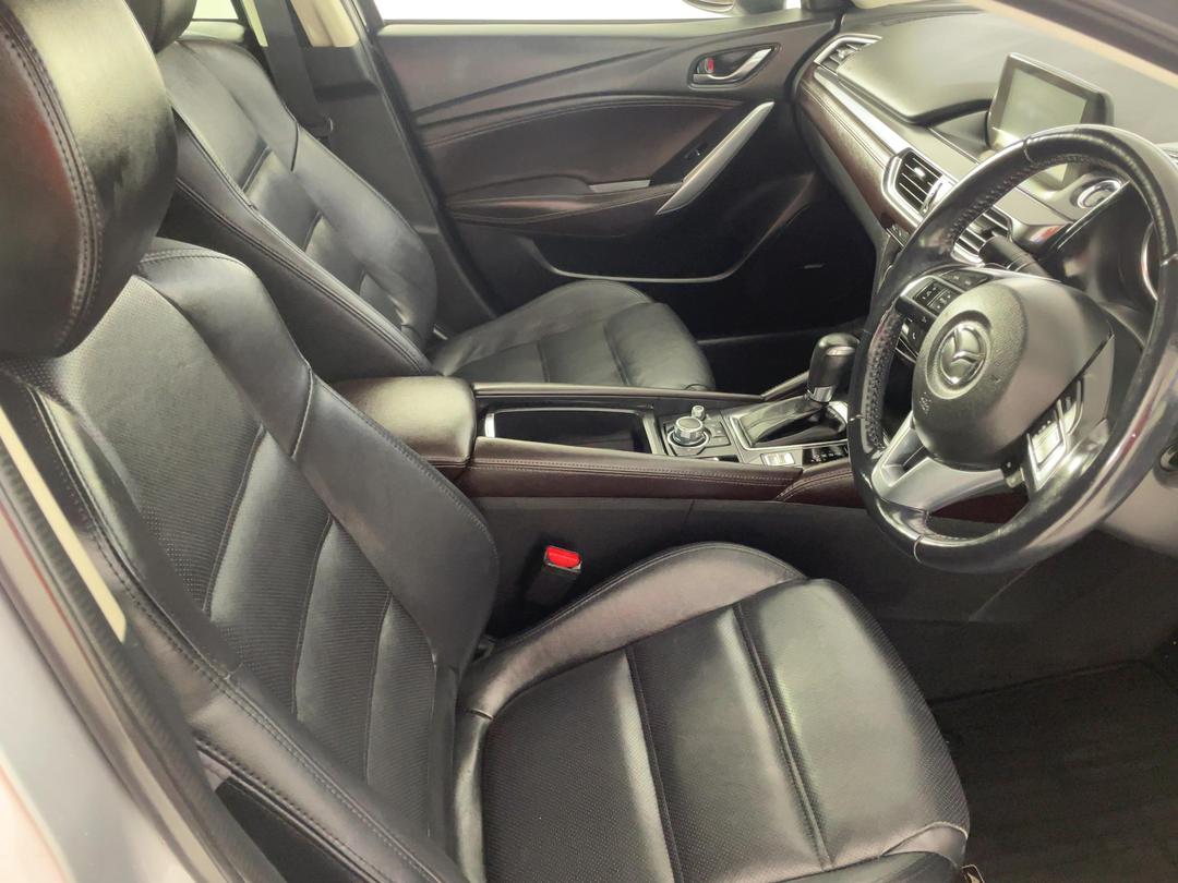 Photo '16' of Mazda Atenza