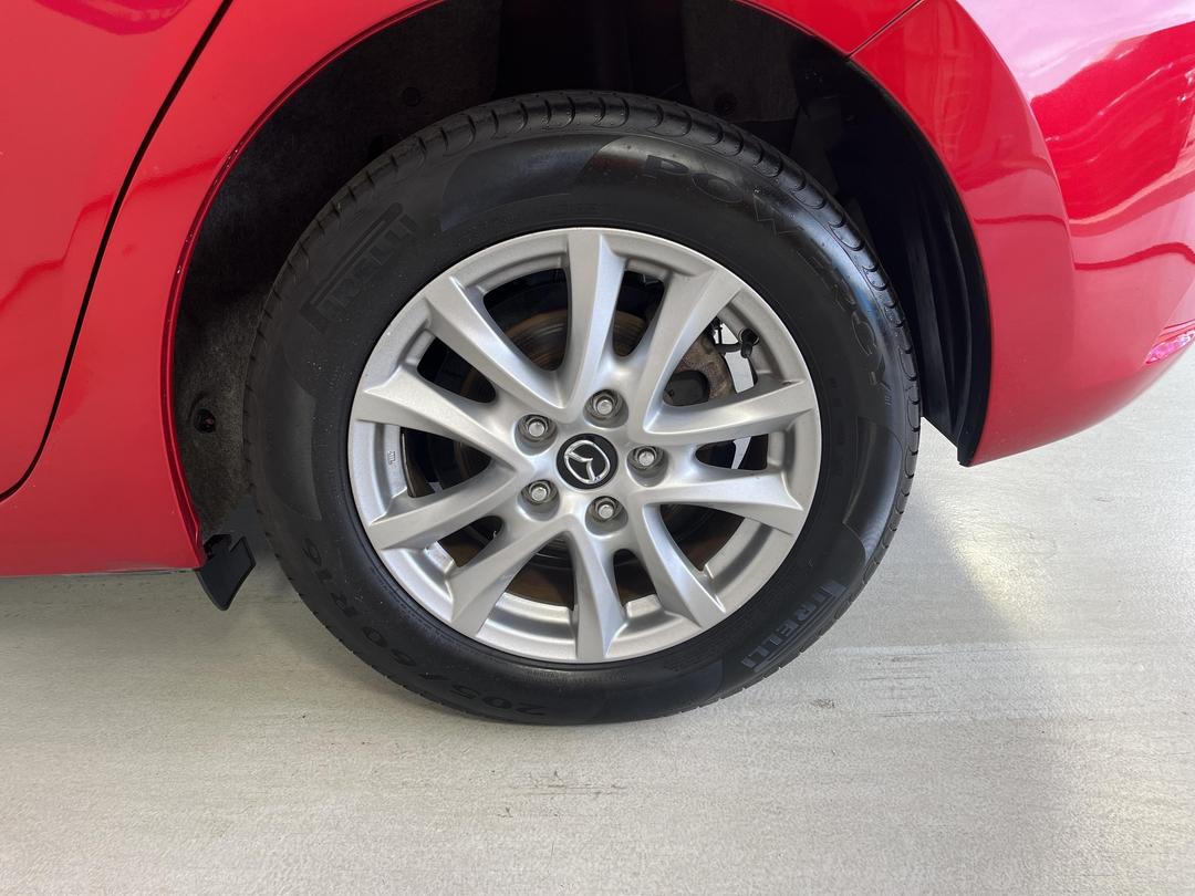 Photo '11' of Mazda Axela