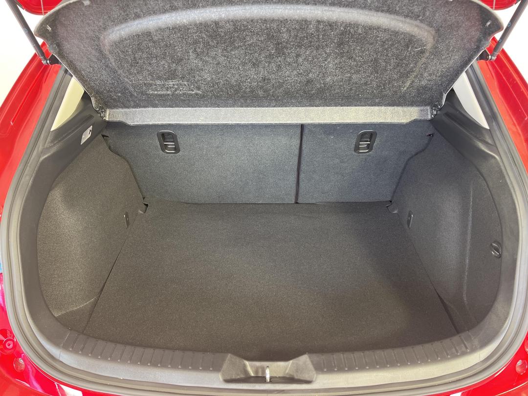 Photo '14' of Mazda Axela