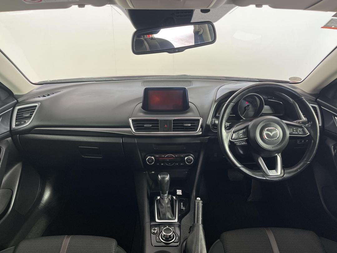 Photo '17' of Mazda Axela