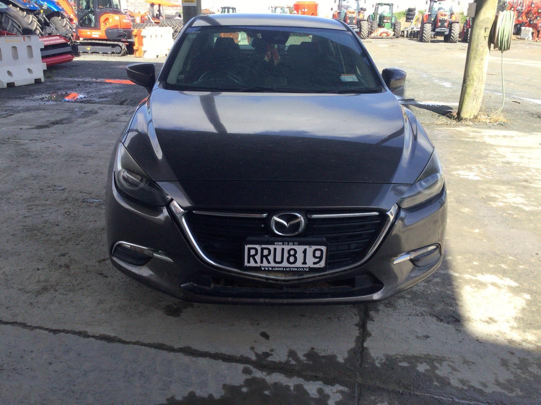 Photo '3' of Mazda Axela Hybrid