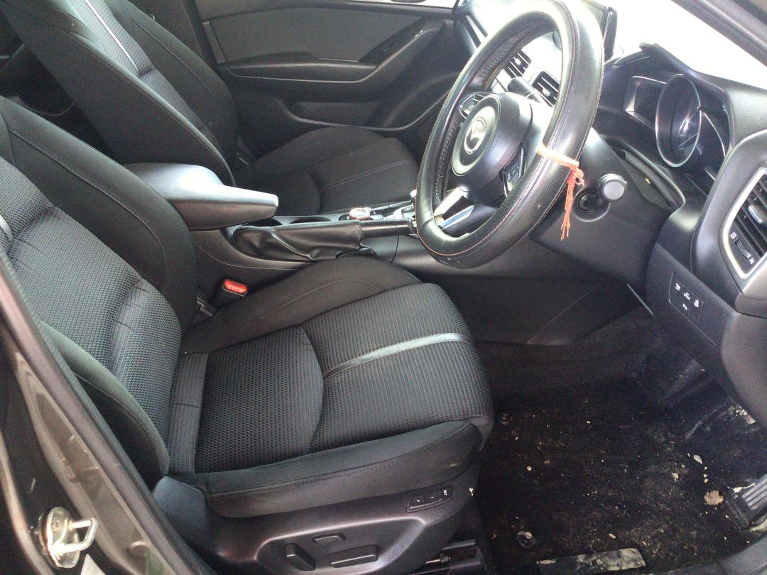 Photo '17' of Mazda Axela Hybrid