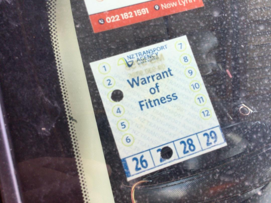 Photo '21' of Mazda Axela Hybrid