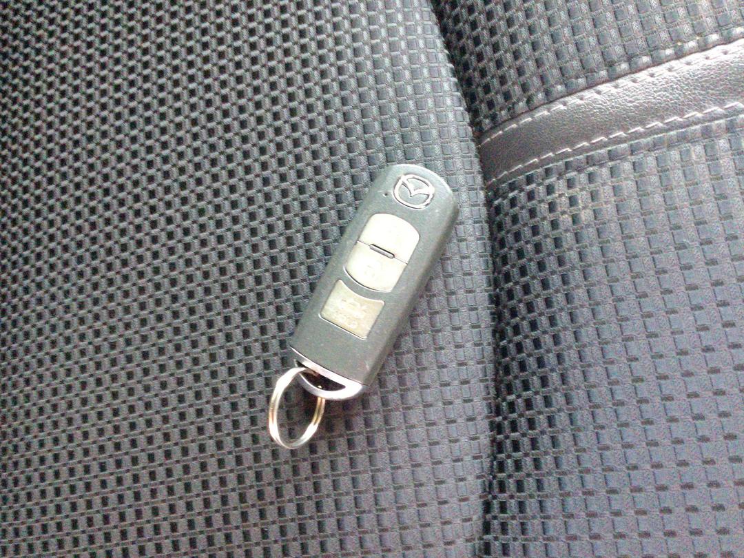 Photo '22' of Mazda Axela Hybrid