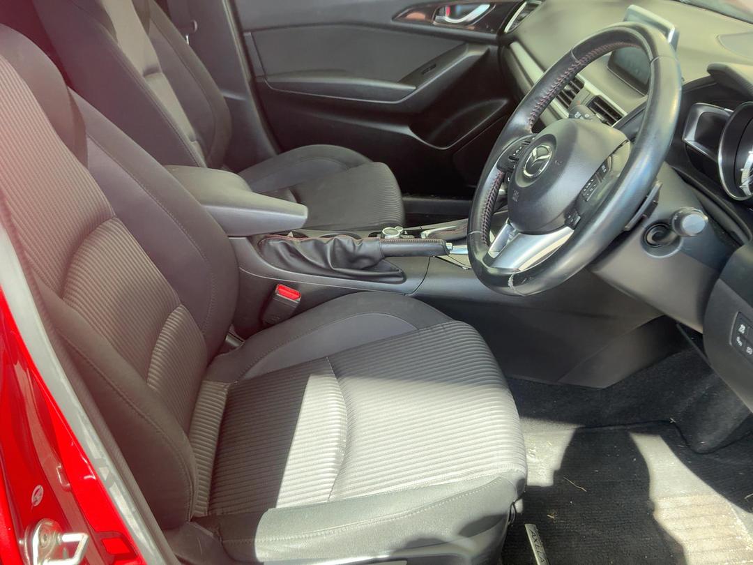 Photo '9' of Mazda Axela
