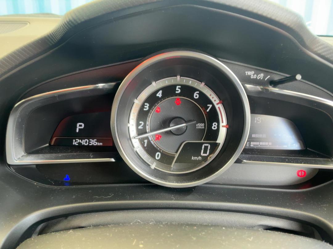 Photo '11' of Mazda Axela