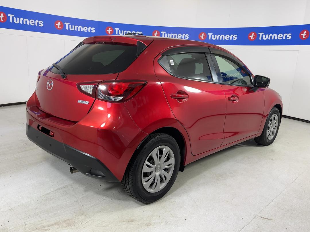 Photo '7' of Mazda Demio