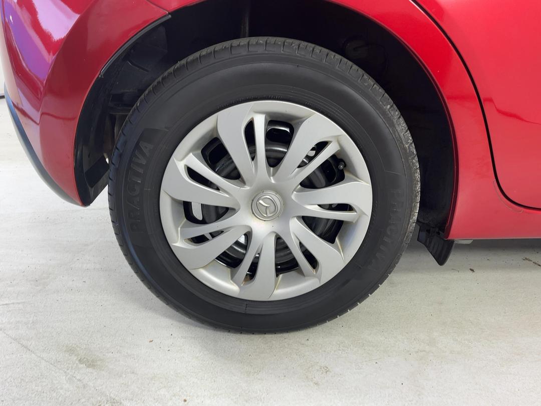 Photo '12' of Mazda Demio