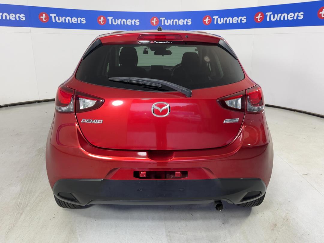 Photo '6' of Mazda Demio