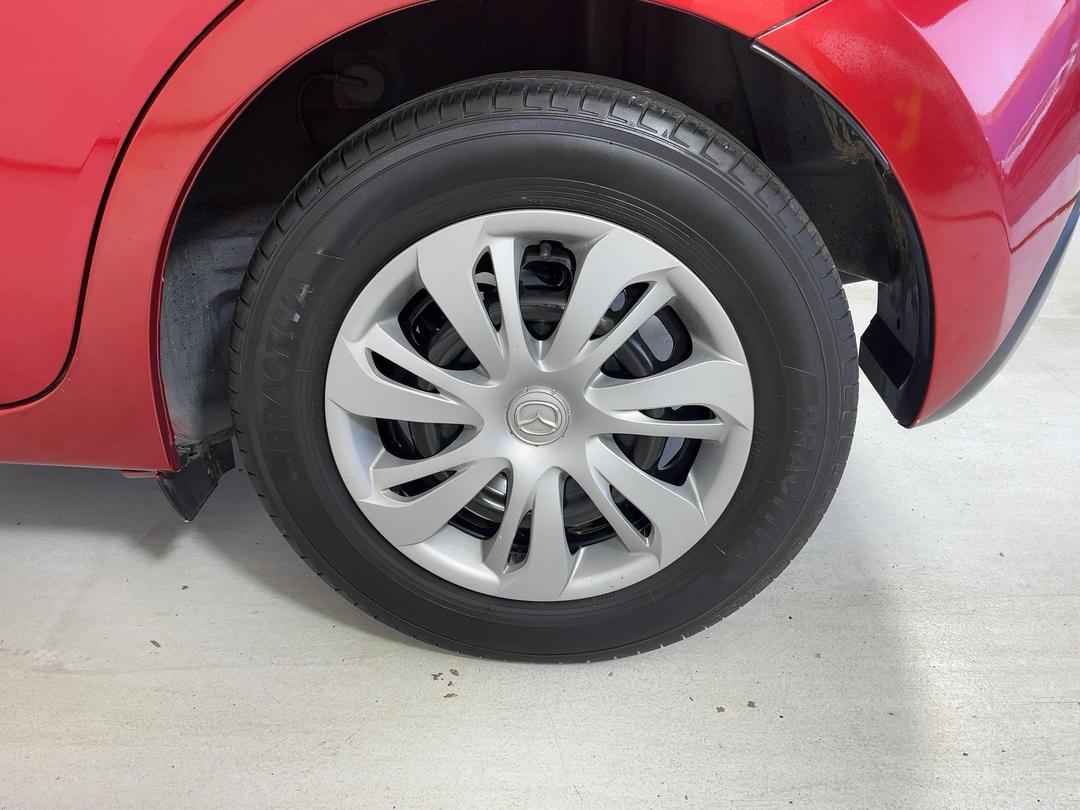 Photo '11' of Mazda Demio