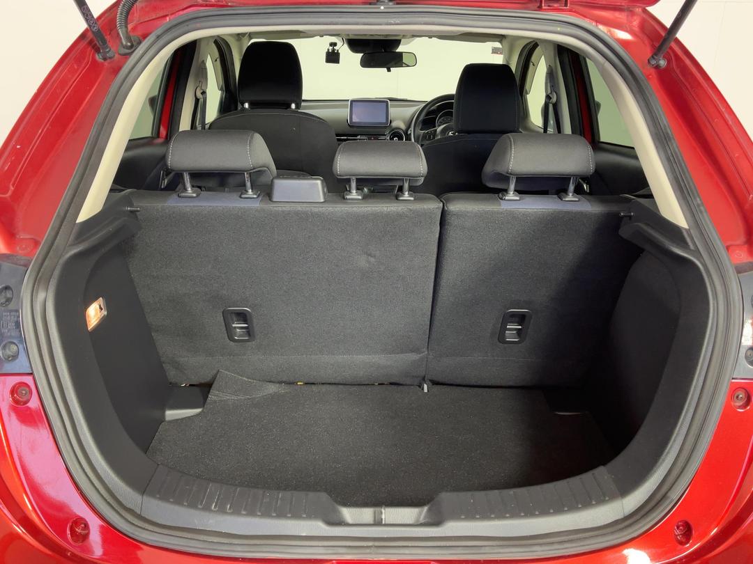 Photo '14' of Mazda Demio