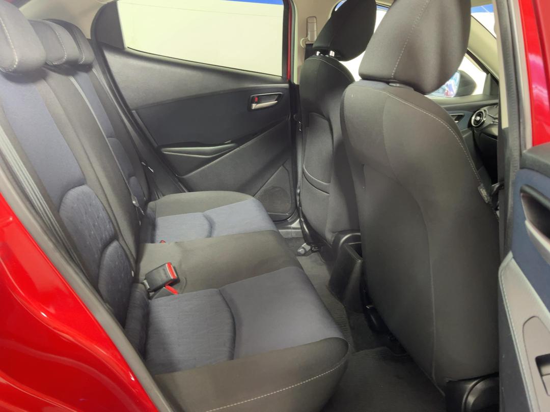 Photo '20' of Mazda Demio