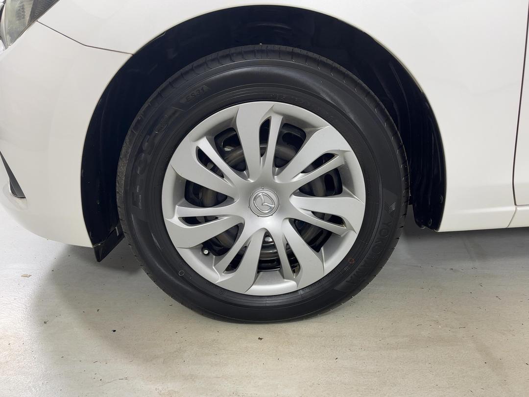 Photo '10' of Mazda Demio