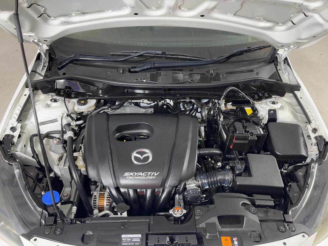 Photo '13' of Mazda Demio