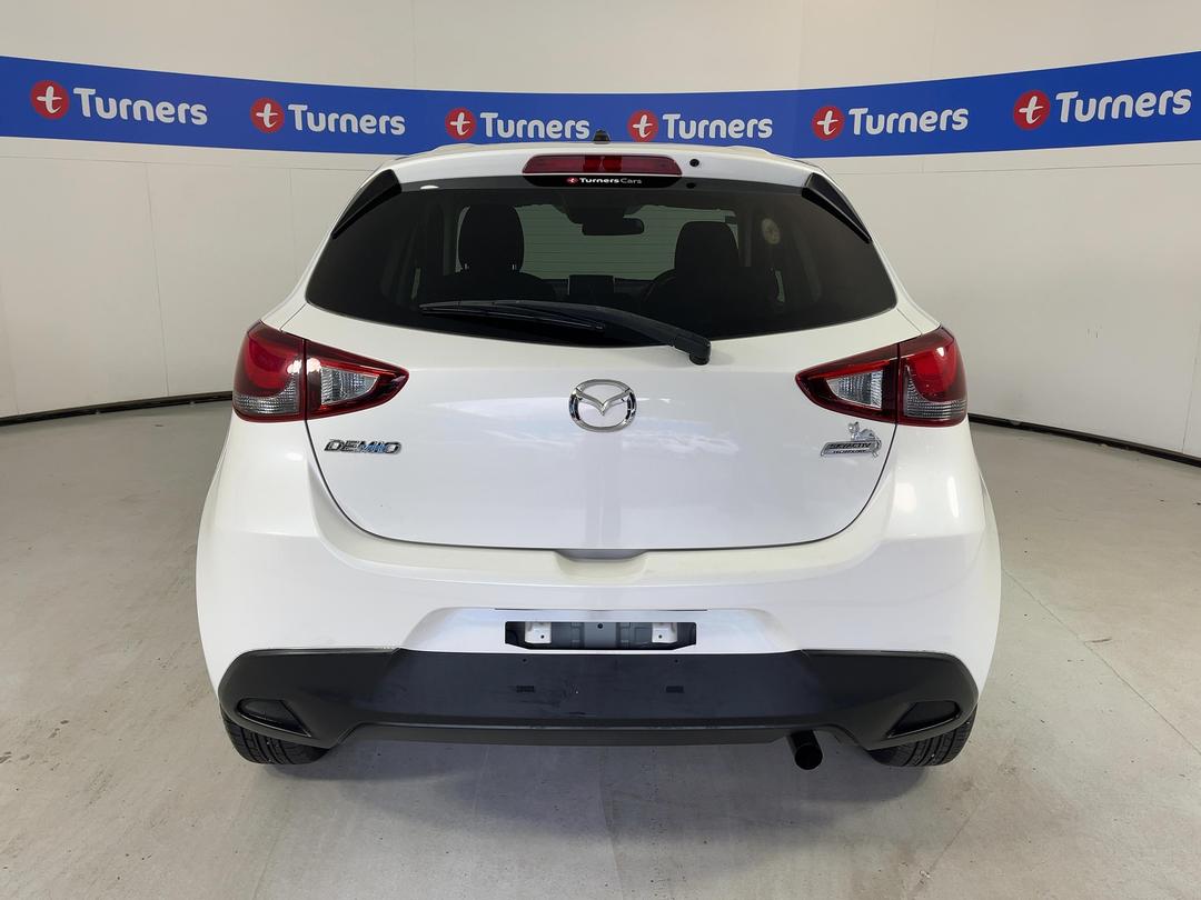 Photo '6' of Mazda Demio
