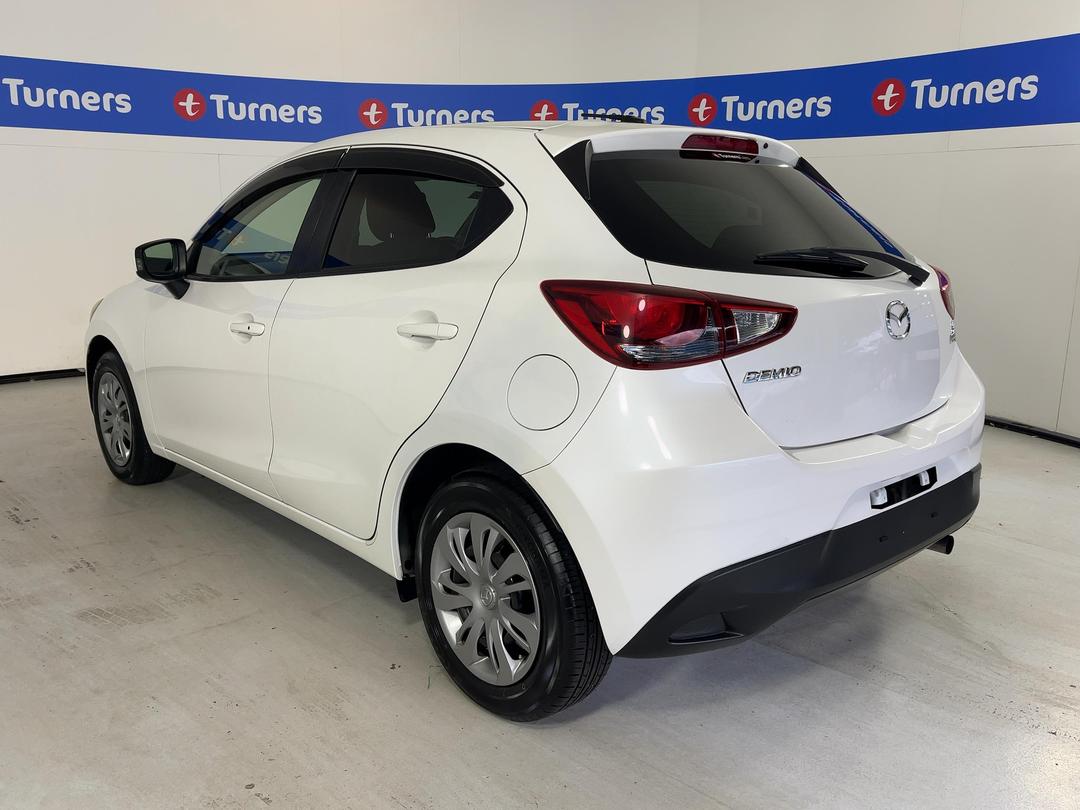 Photo '5' of Mazda Demio