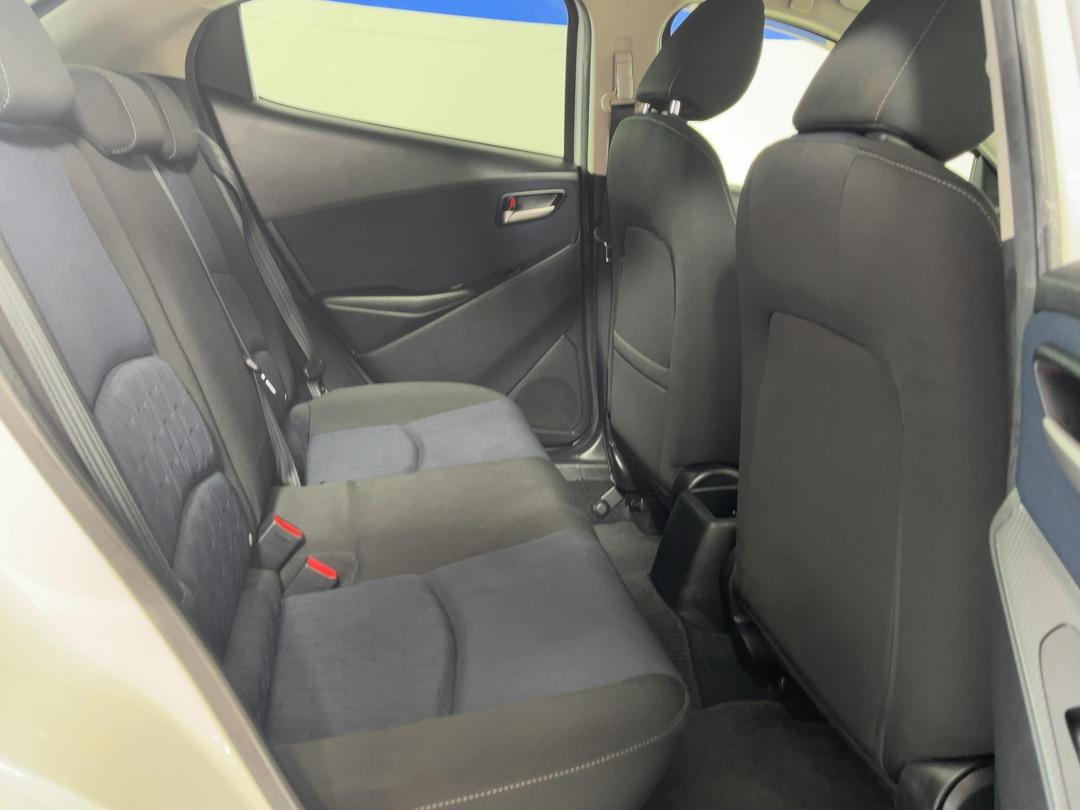 Photo '20' of Mazda Demio