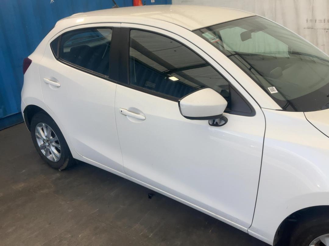 Photo '3' of Mazda Mazda2 GLX