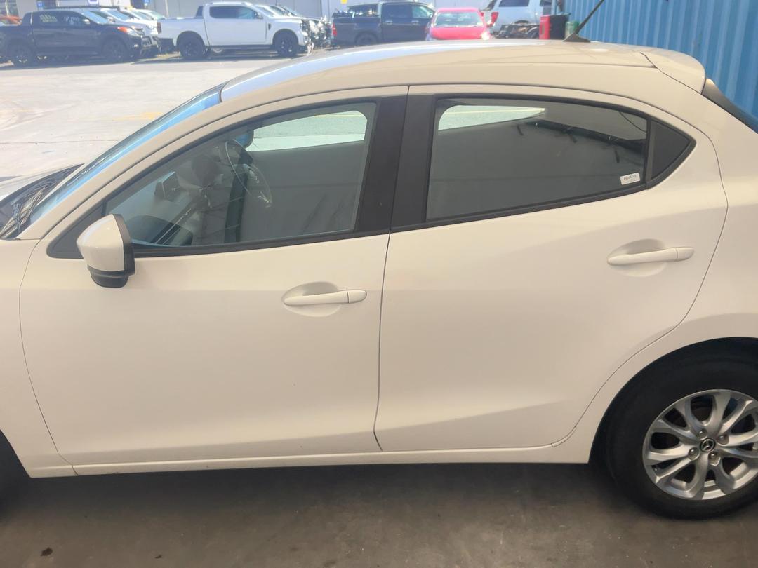 Photo '7' of Mazda Mazda2 GLX